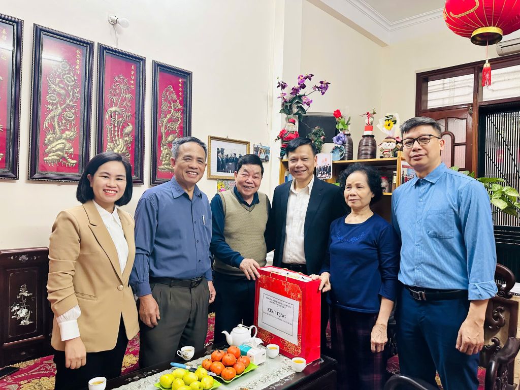 PHƯỜNG PHƯƠNG LIỆT: ẤM ÁP NGHĨA TÌNH TRONG HOẠT ĐỘNG THĂM HỎI GIA ĐÌNH CHÍNH SÁCH XUÂN BÍNH NGỌ 2026- Ảnh 3.