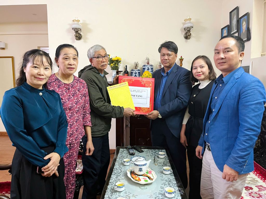 PHƯỜNG PHƯƠNG LIỆT: ẤM ÁP NGHĨA TÌNH TRONG HOẠT ĐỘNG THĂM HỎI GIA ĐÌNH CHÍNH SÁCH XUÂN BÍNH NGỌ 2026- Ảnh 5.