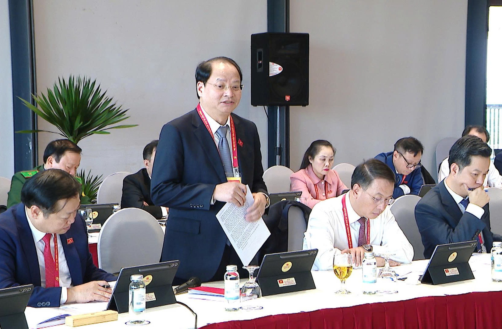 Đoàn đại biểu Đảng bộ thành phố Hà Nội thảo luận tại Đoàn về các văn kiện trình Đại hội XIV- Ảnh 4.