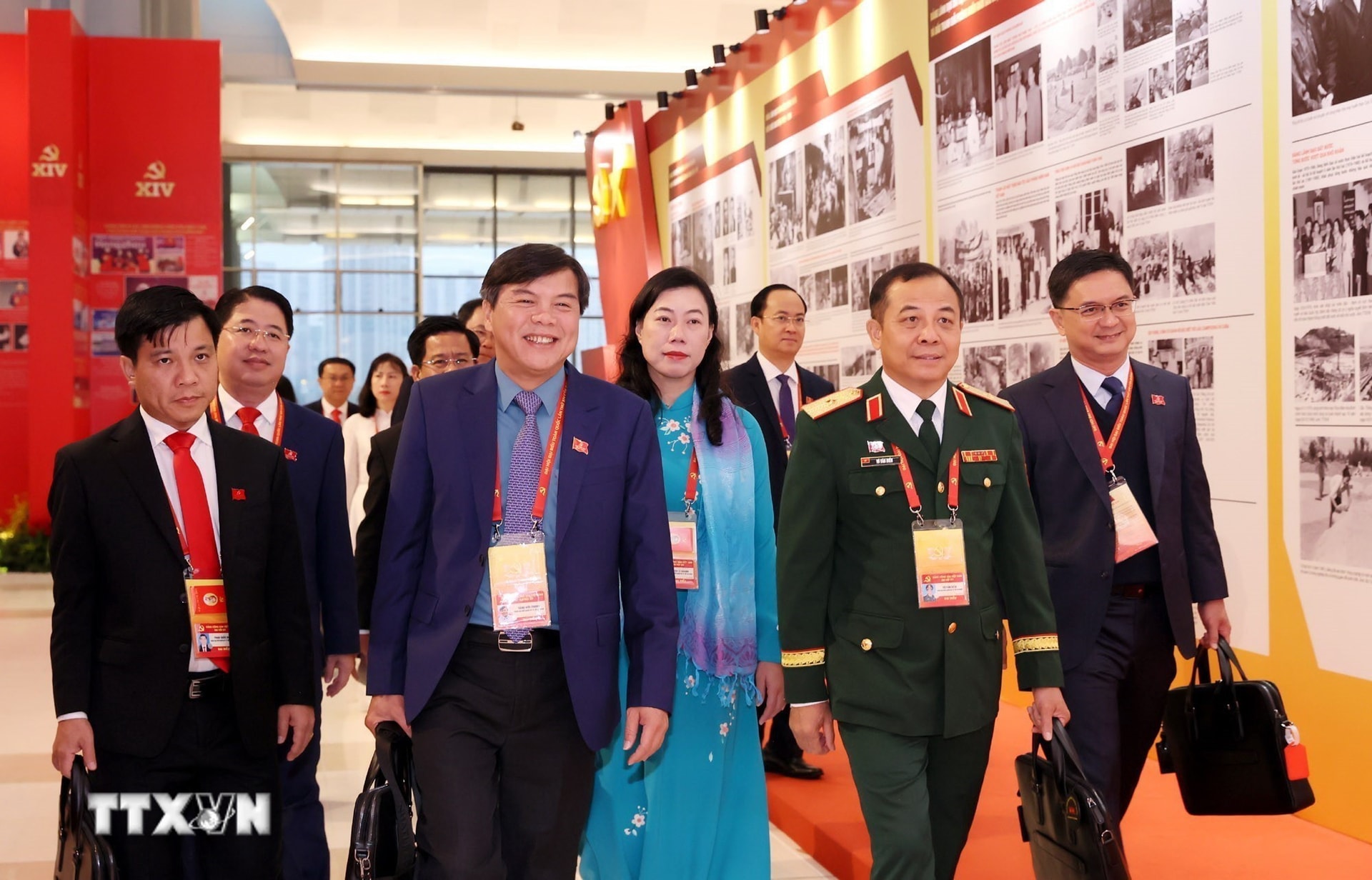 Một số hình ảnh về ngày làm việc thứ ba của Đại hội XIV của Đảng- Ảnh 6.