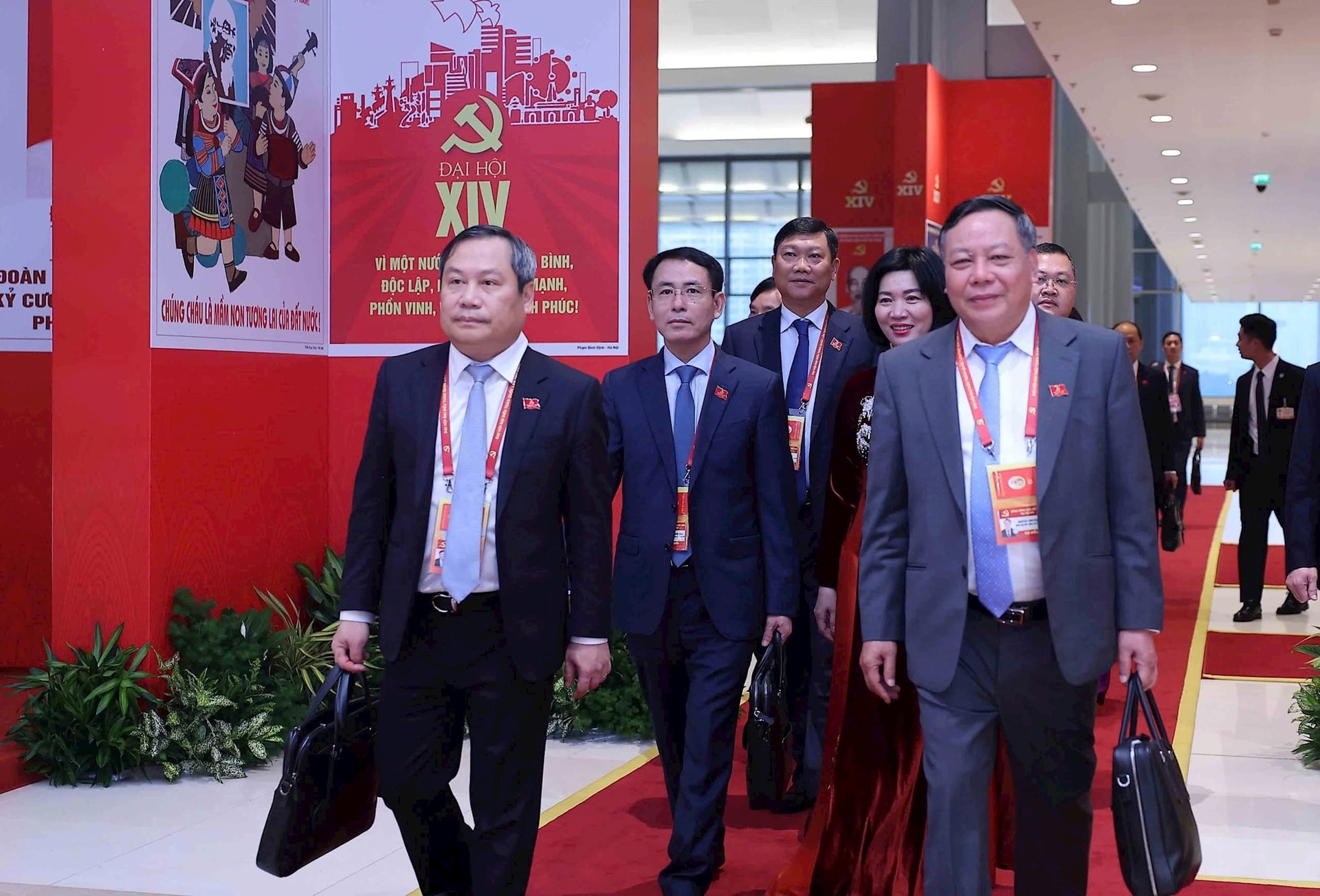 Đảng bộ Hà Nội khẳng định 4 cam kết, tiên phong xác lập mô hình lãnh đạo hiện đại- Ảnh 5.