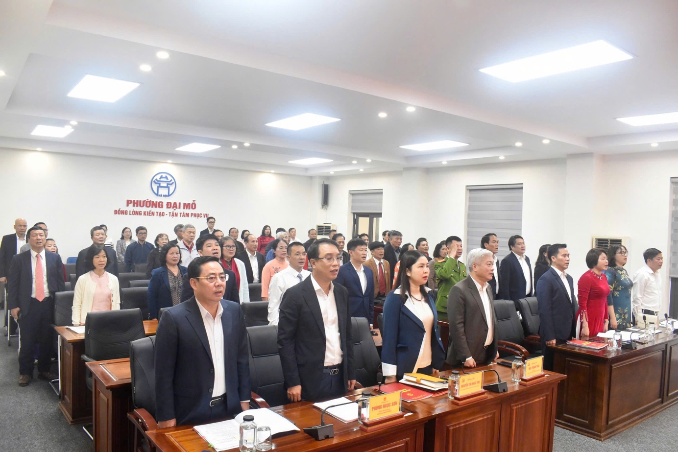 Hội đồng nhân dân phường Đại Mỗ tổ chức thành công kỳ họp thứ Năm (kỳ họp chuyên đề) để thảo luận, quyết nghị một số nội dung quan trọng thuộc thẩm quyền- Ảnh 1.