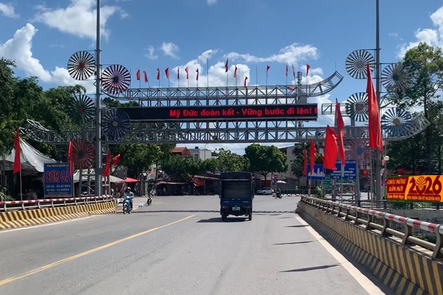 MỸ ĐỨC RỰC RỠ CỜ HOA CHÀO MỪNG ĐẠI HỘI ĐẢNG TOÀN QUỐC LẦN THỨ XIV- Ảnh 1.