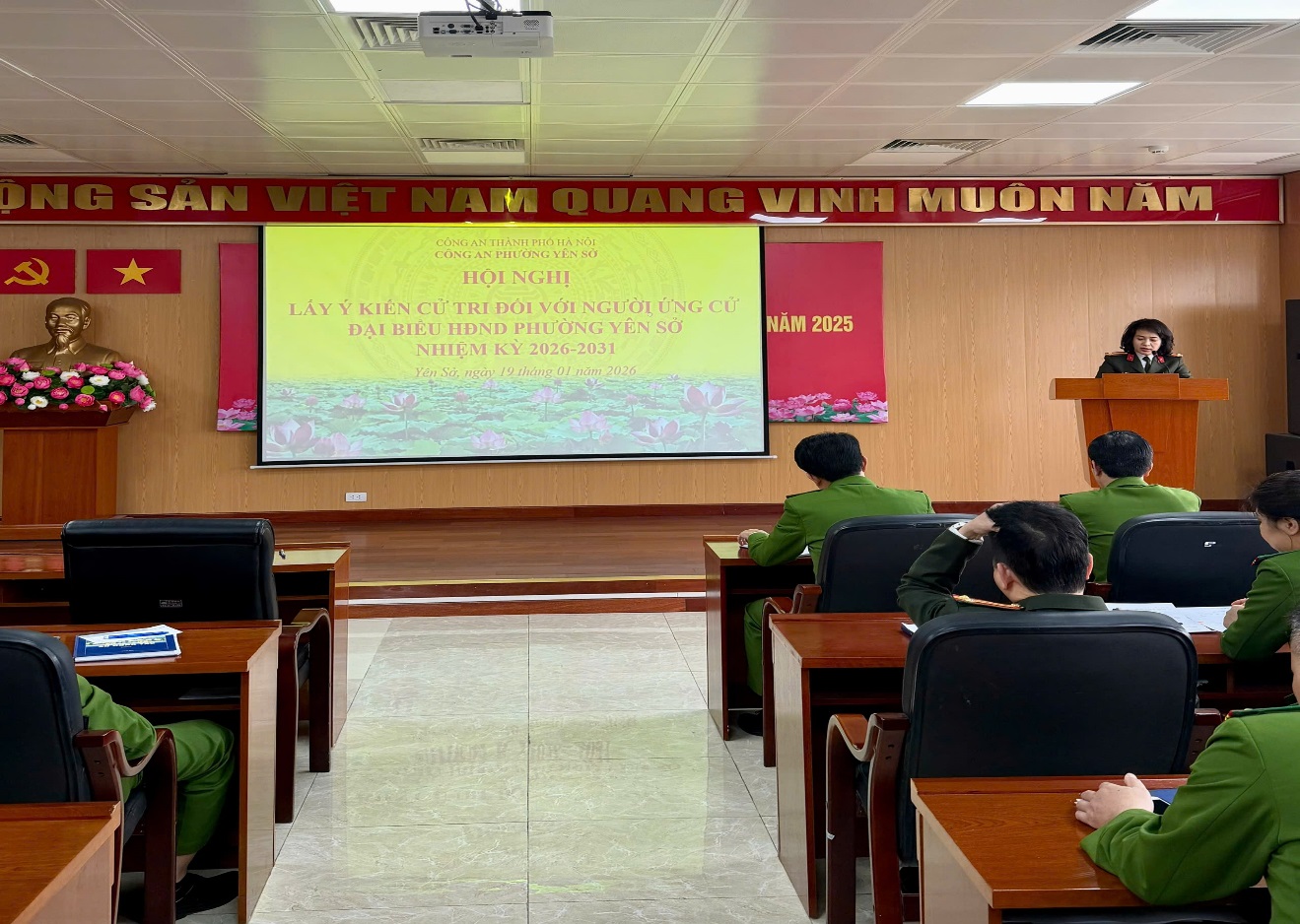 Công an phường Yên Sở tổ chức hội nghị lấy ý kiến cử tri nơi công tác đối với người ứng cử đại biểu hội đồng nhân dân phường Yên Sở- Ảnh 1.