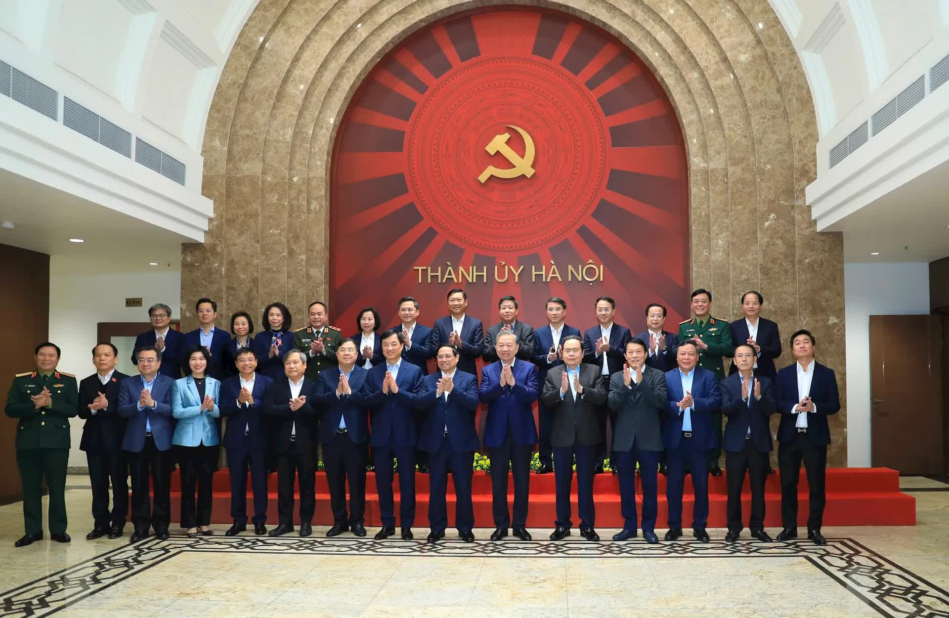 Thủ đô Hà Nội với sứ mệnh tiên phong, sẵn sàng hiện thực hóa tầm nhìn Đại hội XIV của Đảng- Ảnh 2.