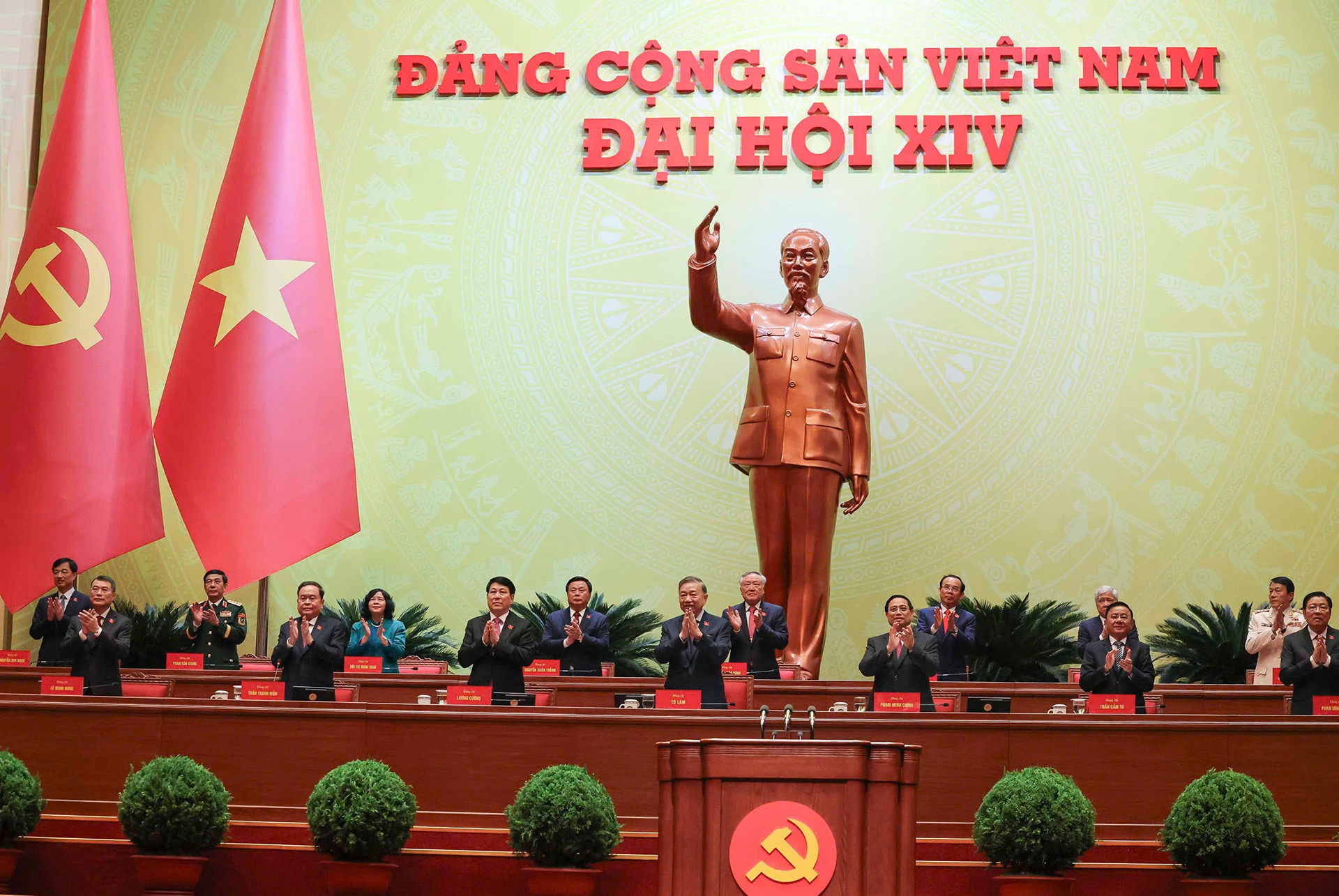 Quy trình bầu Bộ Chính trị, Tổng Bí thư, Ban Bí thư khóa mới- Ảnh 1.