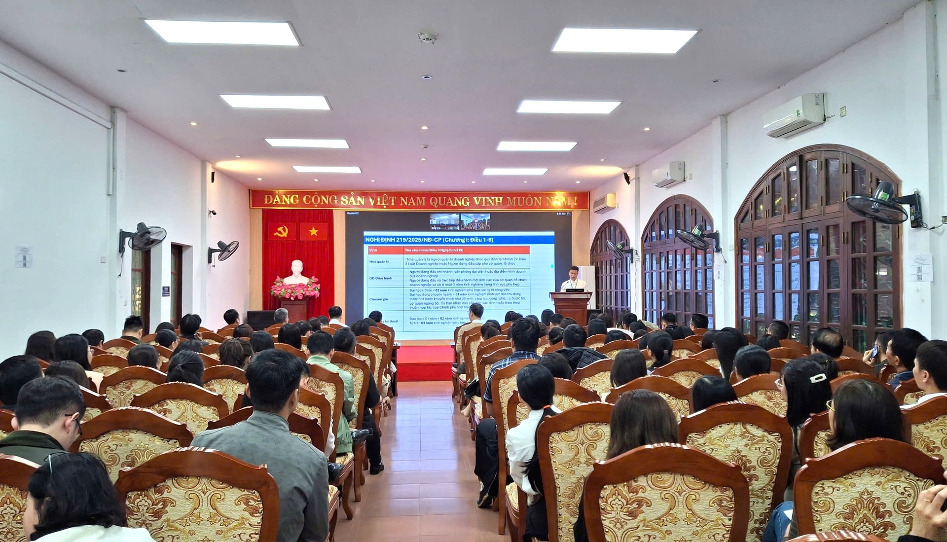 Tập huấn nghiệp vụ ủy quyền thủ tục hành chính cho UBND cấp xã- Ảnh 1.