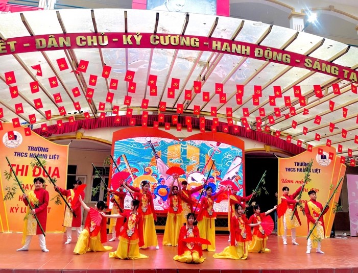 Trương THCS Hoàng Liệt tổ chức Lễ Sơ kết học kì I
Năm học 2025 - 2026 - Ảnh 6.