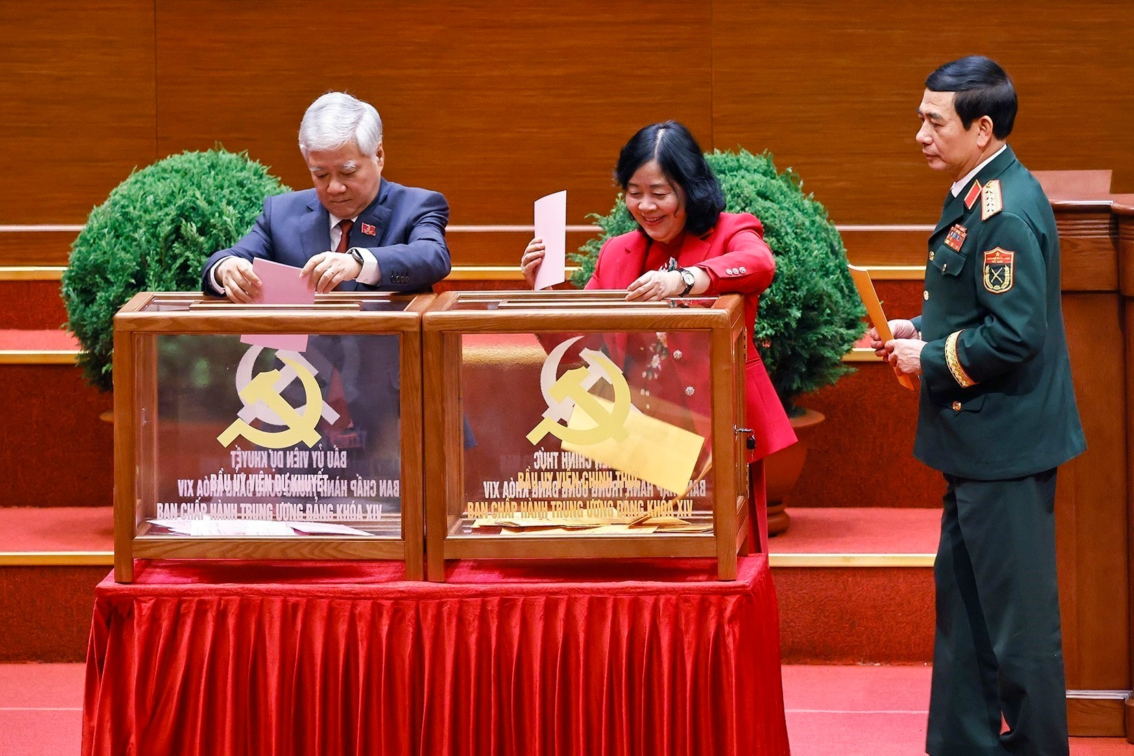 Hình ảnh bầu cử Ban Chấp hành Trung ương Đảng khóa XIV- Ảnh 10.