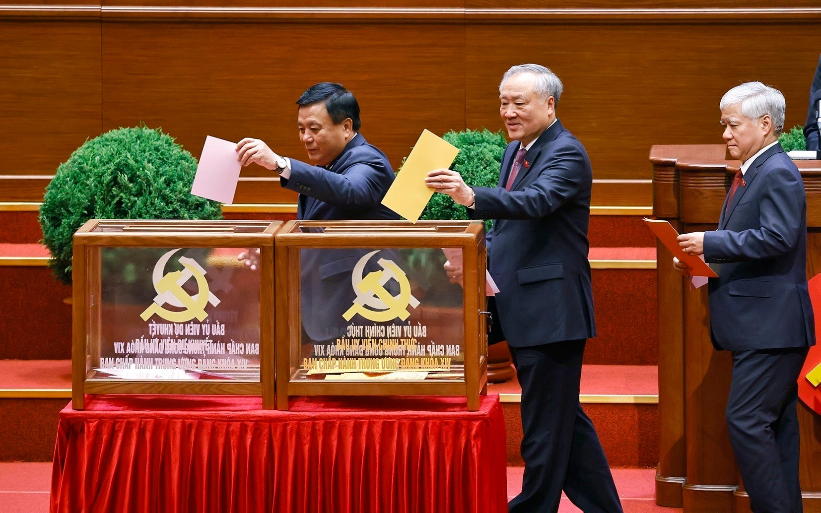 Hình ảnh bầu cử Ban Chấp hành Trung ương Đảng khóa XIV- Ảnh 8.