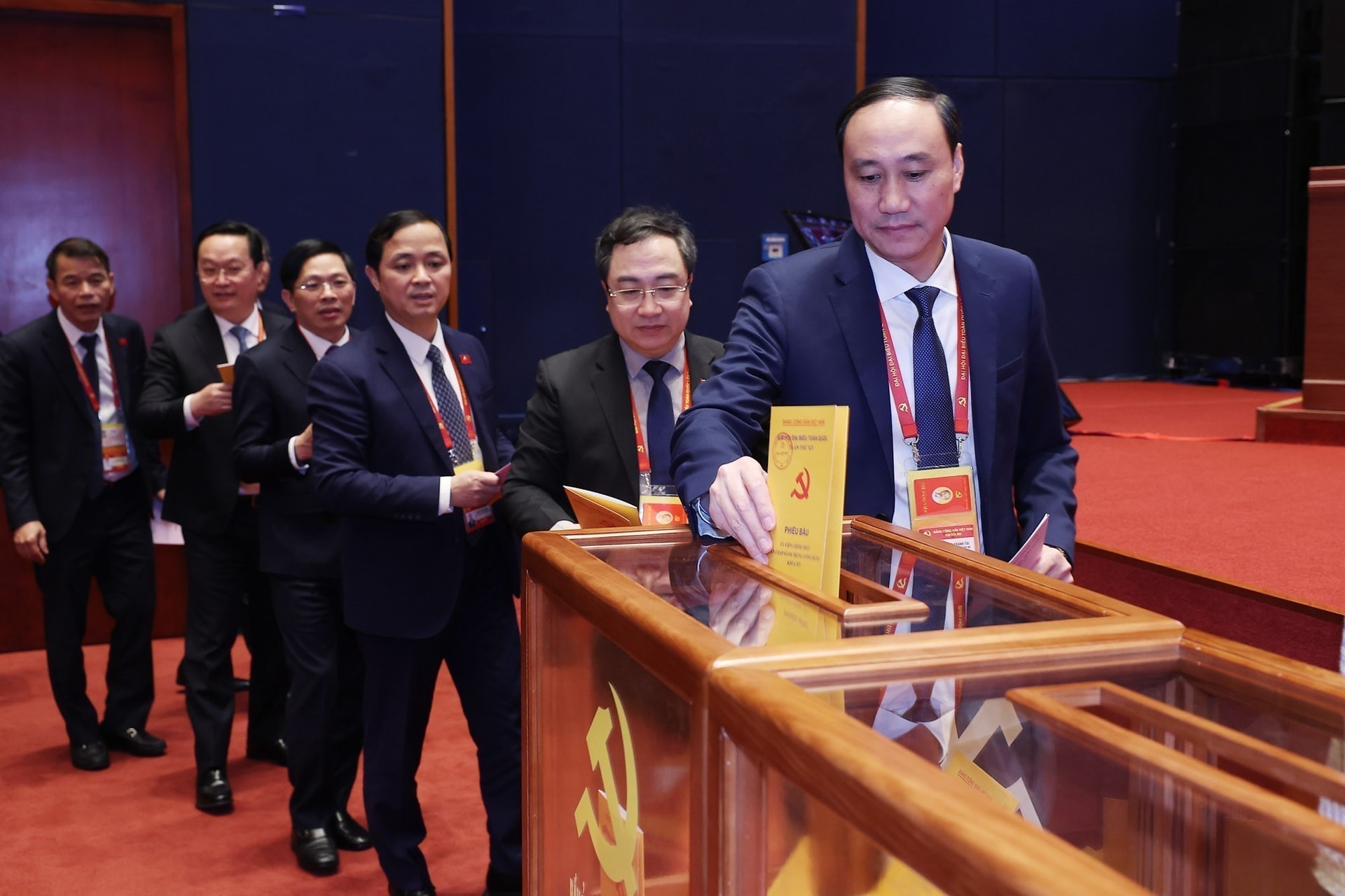 Hình ảnh bầu cử Ban Chấp hành Trung ương Đảng khóa XIV- Ảnh 16.