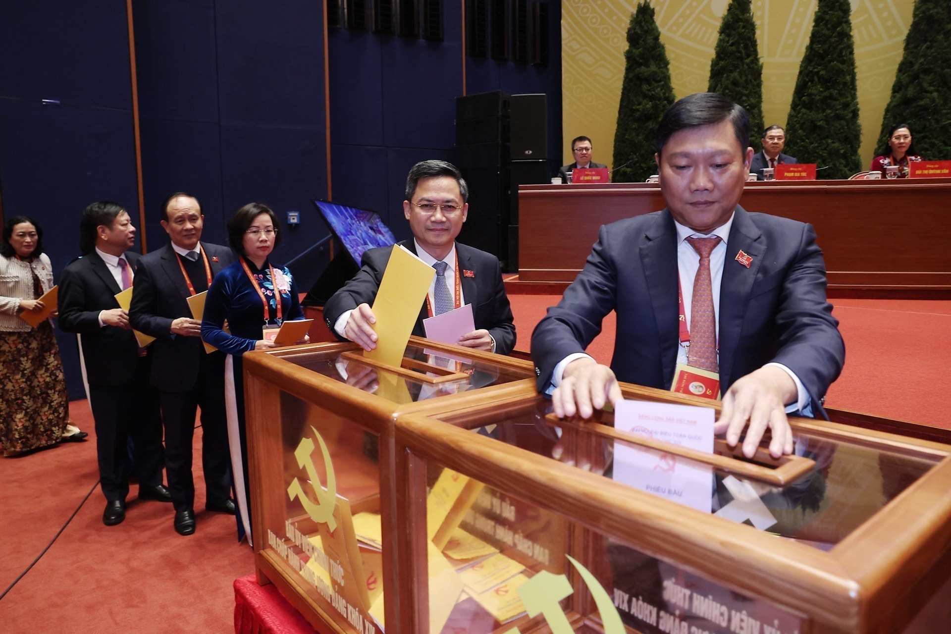 Hình ảnh bầu cử Ban Chấp hành Trung ương Đảng khóa XIV- Ảnh 15.