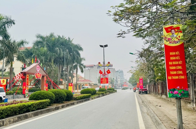 Không khí phấn khởi chào mừng Đại hội đại biểu toàn quốc lần thứ XIV của Đảng lan tỏa khắp các thôn, tổ dân phố trên địa bàn xã Hoài Đức- Ảnh 2.