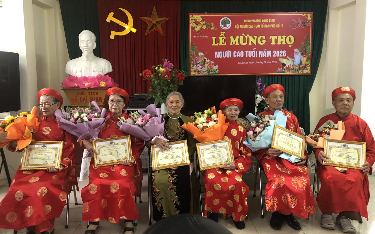 Các tổ dân phố trên địa bàn phường Long Biên tổ chức Lễ chúc thọ, mừng thọ cho người cao tuổi