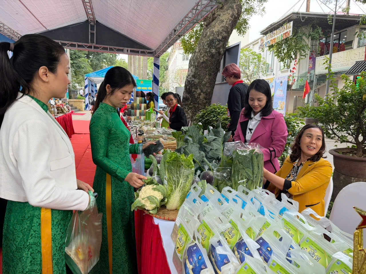 Hà Nội tăng cường số hóa, quan chặt chuỗi cung ứng nông sản- Ảnh 7.