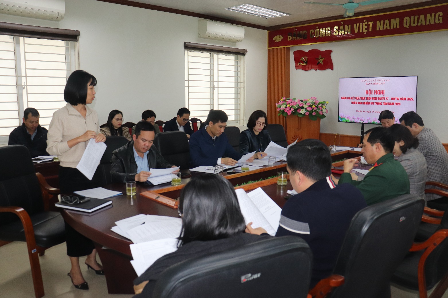 Xã Thuận An giao ban Ban Chỉ đạo thực hiện Nghị quyết 57-NQ/TW ngày 22/12/2024 của Bộ Chính trị về đột phá phát triển khoa học, công nghệ, đổi mới sáng tạo và chuyển đổi số- Ảnh 4.