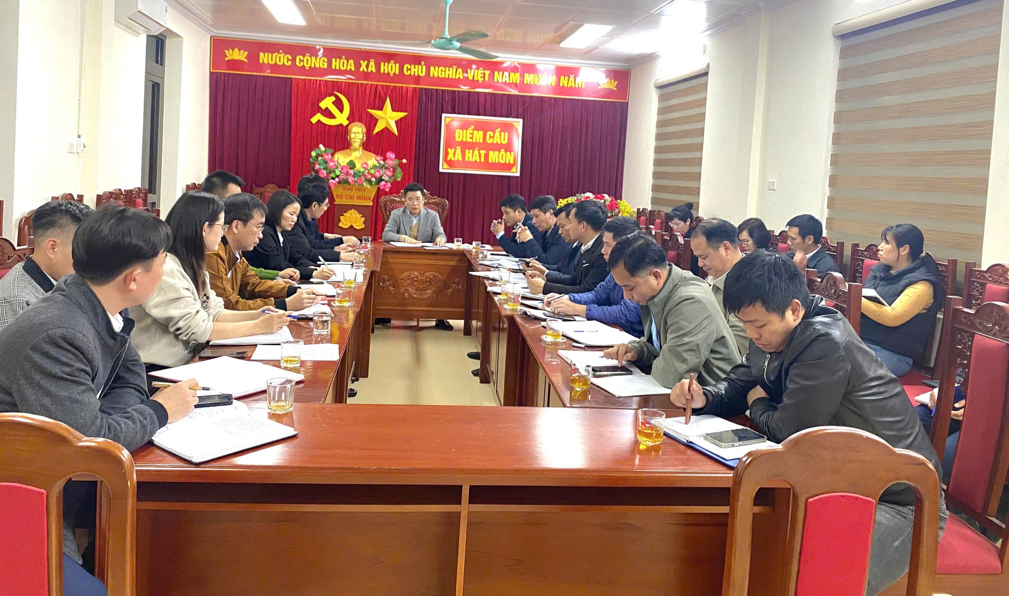 Hát Môn: giao ban chỉ đạo điều hành, xử lý, giải quyết điểm nghẽn trên địa bàn xã- Ảnh 1.