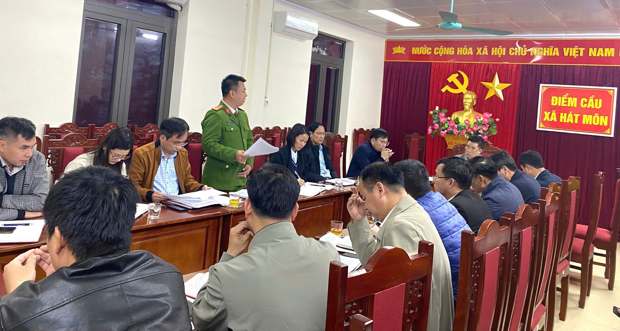 Hát Môn: giao ban chỉ đạo điều hành, xử lý, giải quyết điểm nghẽn trên địa bàn xã- Ảnh 2.