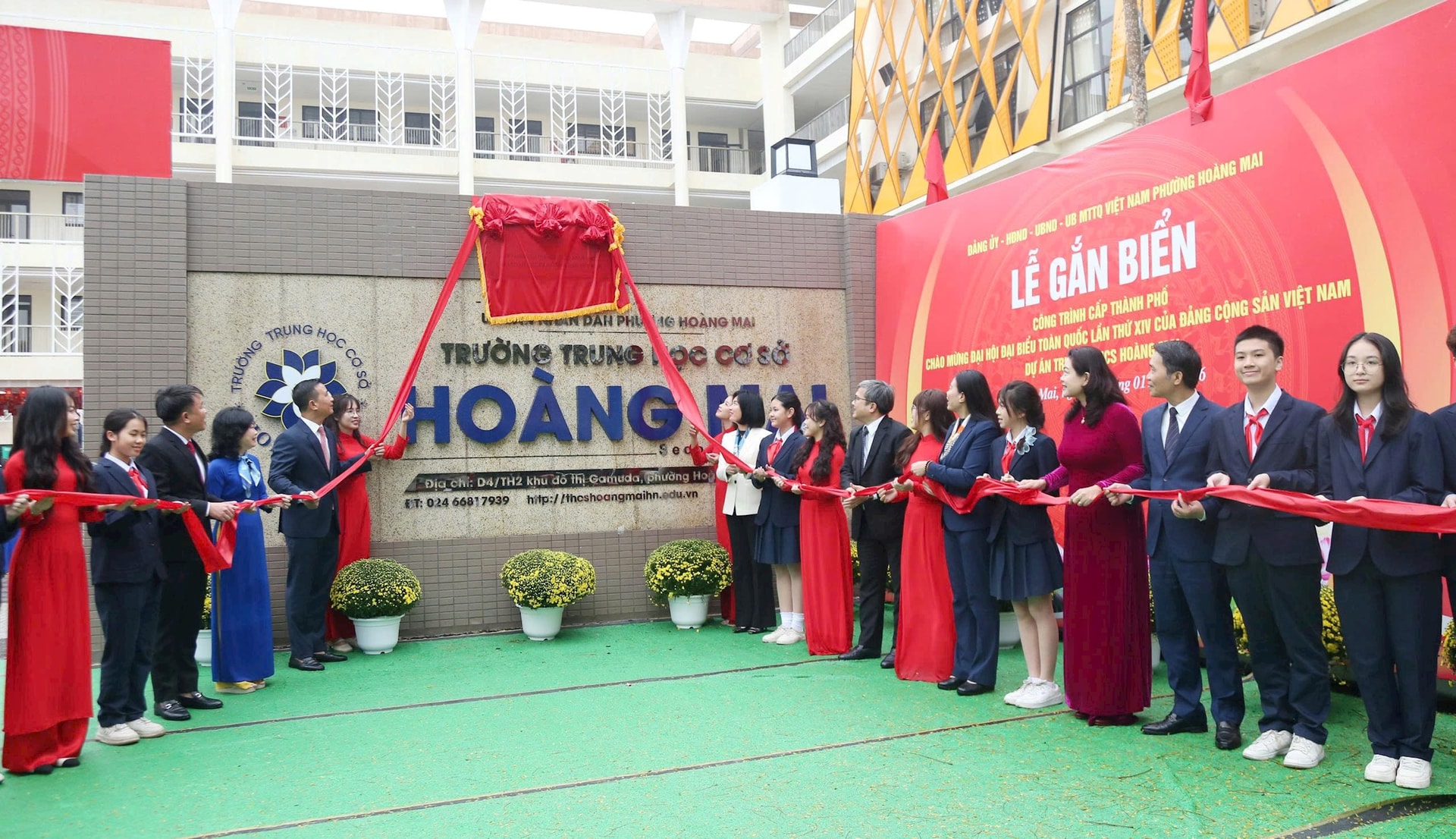 Gắn biển công trình Trường THCS Hoàng Mai chào mừng Đại hội XIV của Đảng- Ảnh 2.