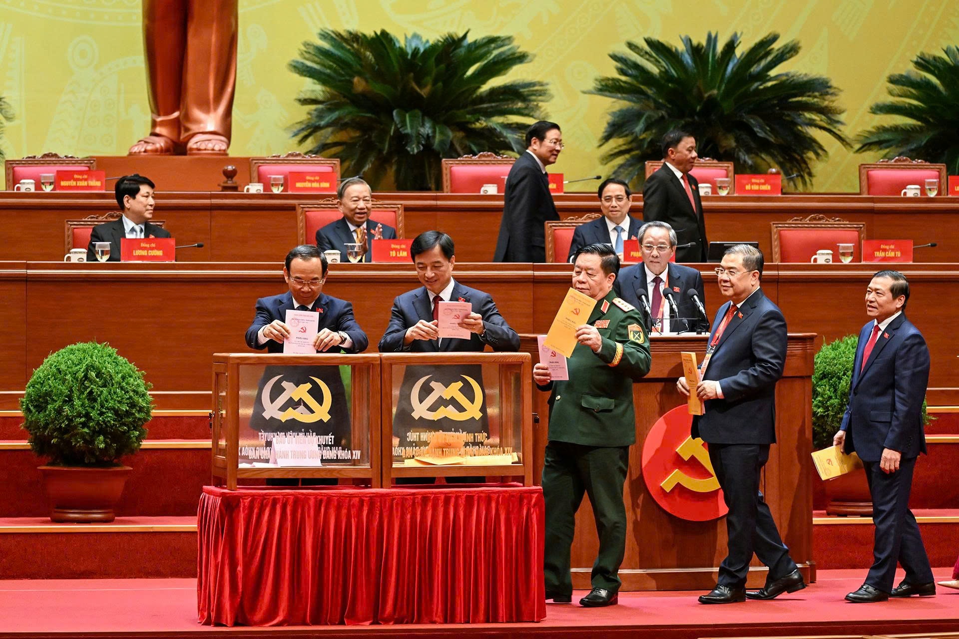 Hình ảnh bầu cử Ban Chấp hành Trung ương Đảng khóa XIV- Ảnh 12.