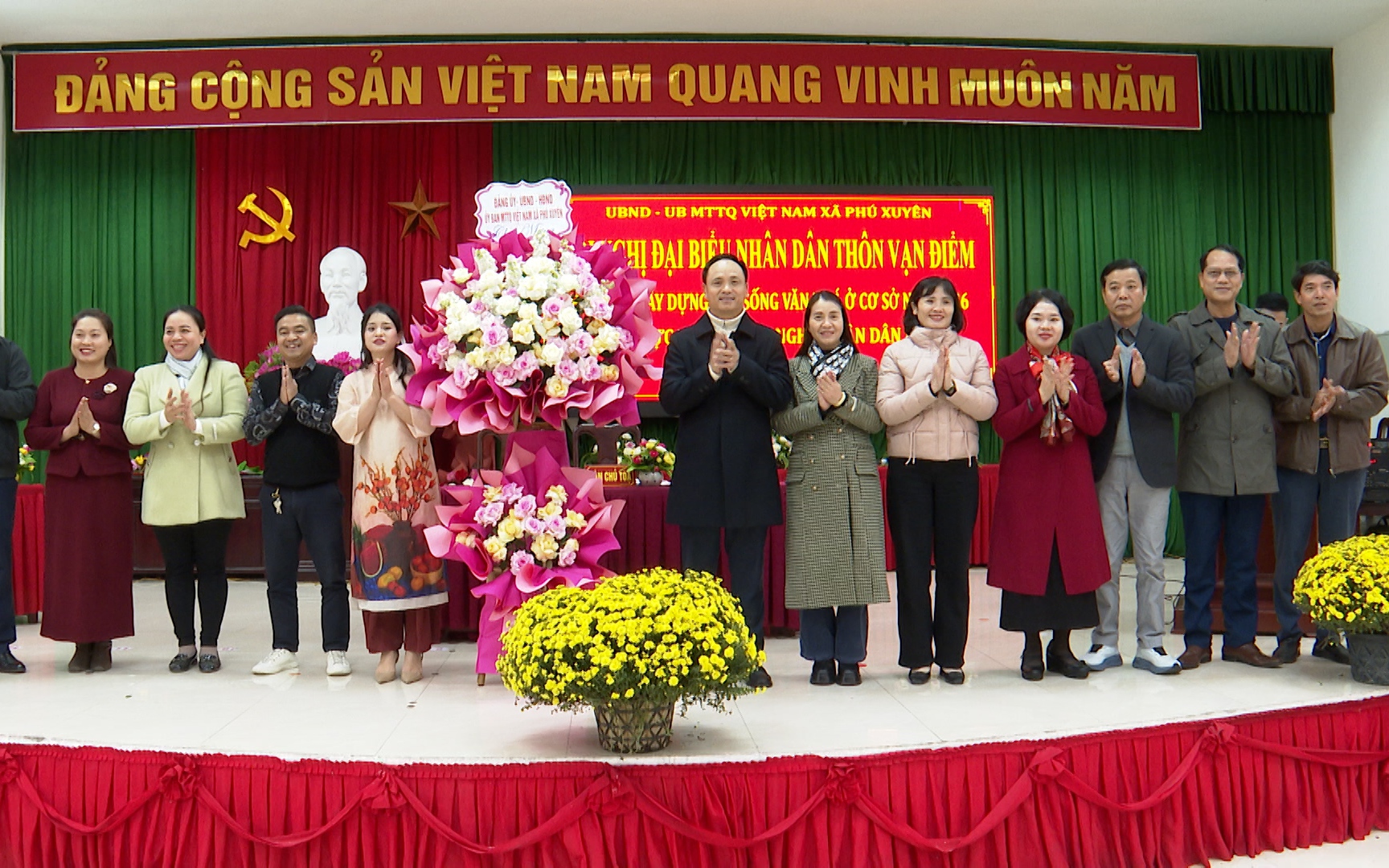 Hội nghị Đại biểu Nhân dân thôn Vạn Điểm bàn xây dựng đời sống văn hóa cơ sở năm 2026 và lắng nghe Nhân dân nói