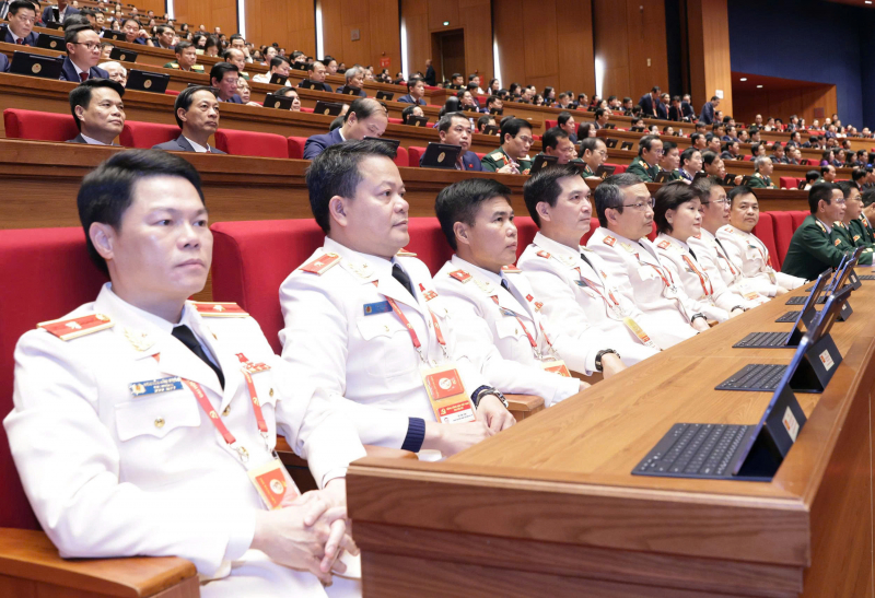 19 đồng chí được Ban Chấp hành Trung ương Đảng khoá XIV bầu vào Bộ Chính trị- Ảnh 4.