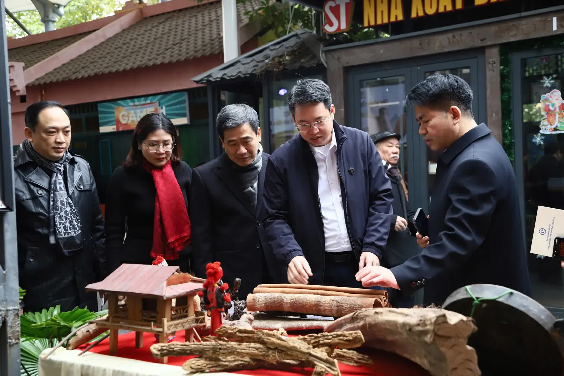 Phường Cửa Nam phát huy giá trị của y học cổ truyền trong chăm sóc và bảo vệ sức khỏe nhân dân- Ảnh 3.