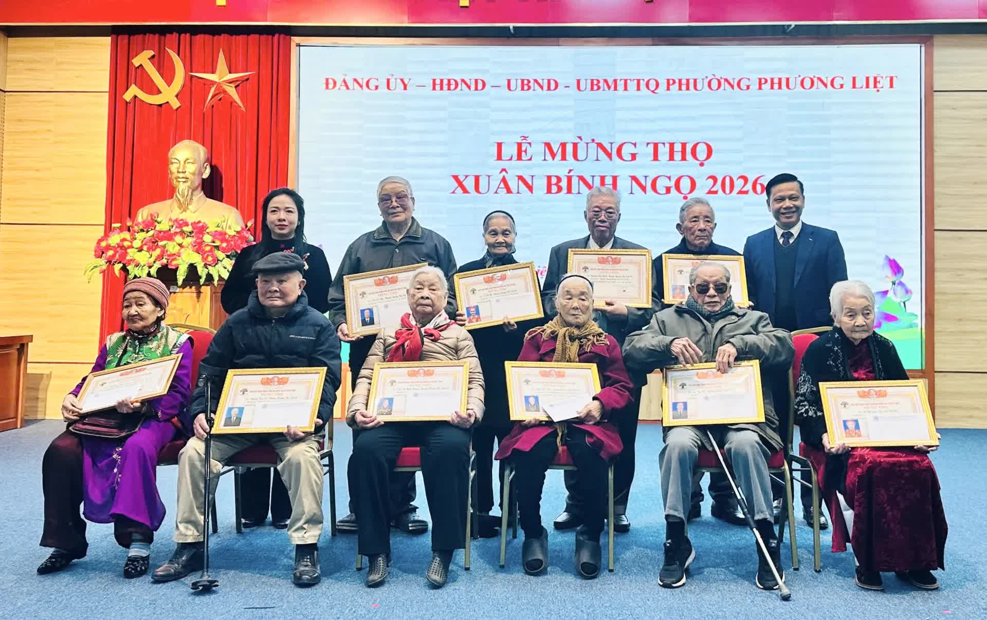 Phường Phương Liệt: đẩy mạnh các hoạt động chăm lo Tết Nguyên đán Bính Ngọ- Ảnh 4.