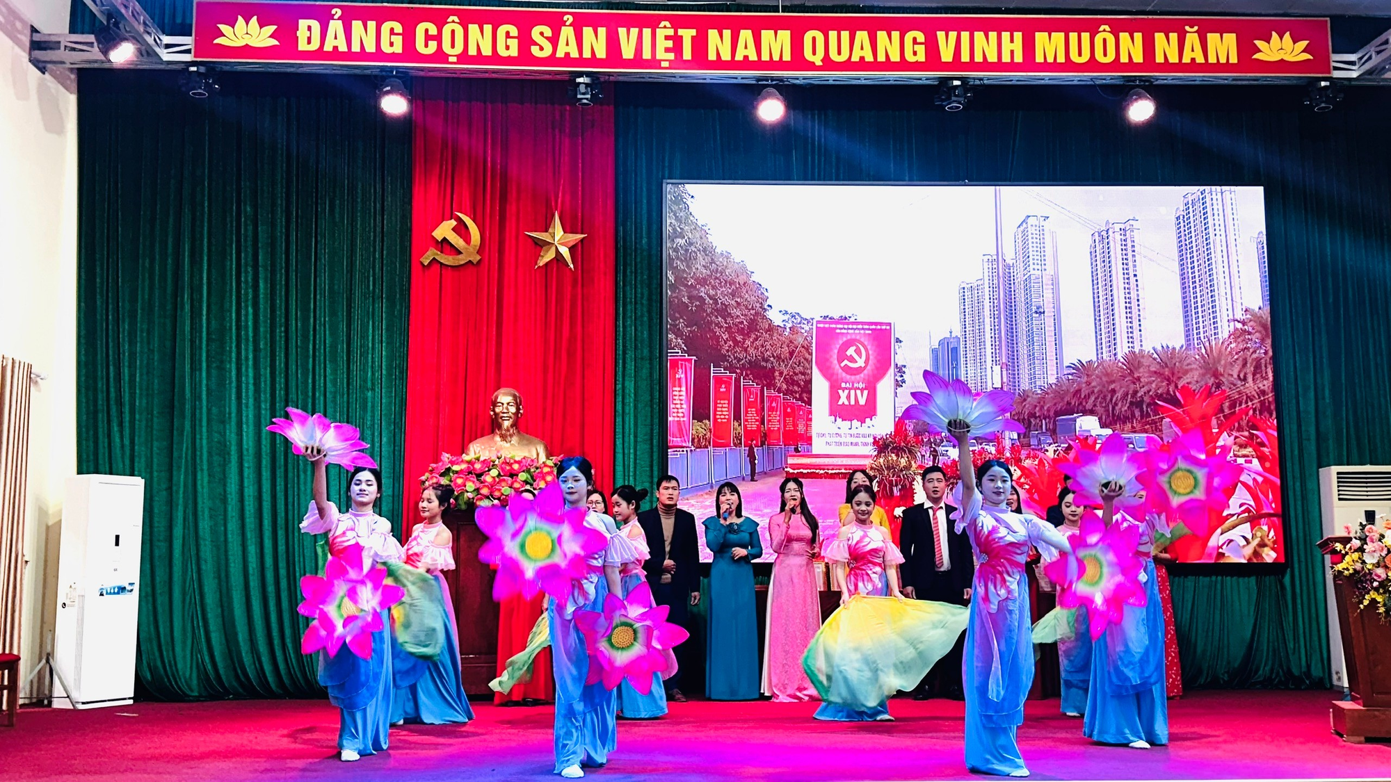 Dấu ấn từ các phong trào thi đua trong hành trình xây dựng quê hương Hồng Sơn bước vào Kỷ nguyên mới- Ảnh 1.