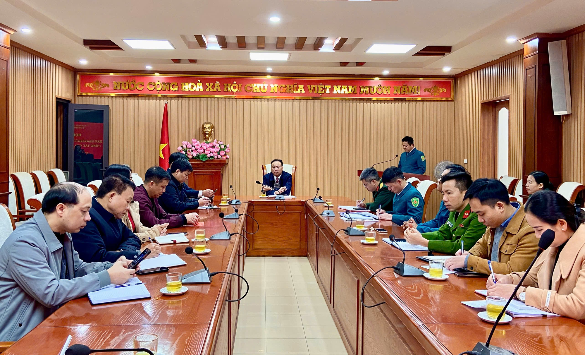 Hội nghị bàn giao chức tránh, nhiệm vụ công tác của Chỉ huy trưởng Ban chỉ huy quân sự xã Đan Phượng.- Ảnh 1.