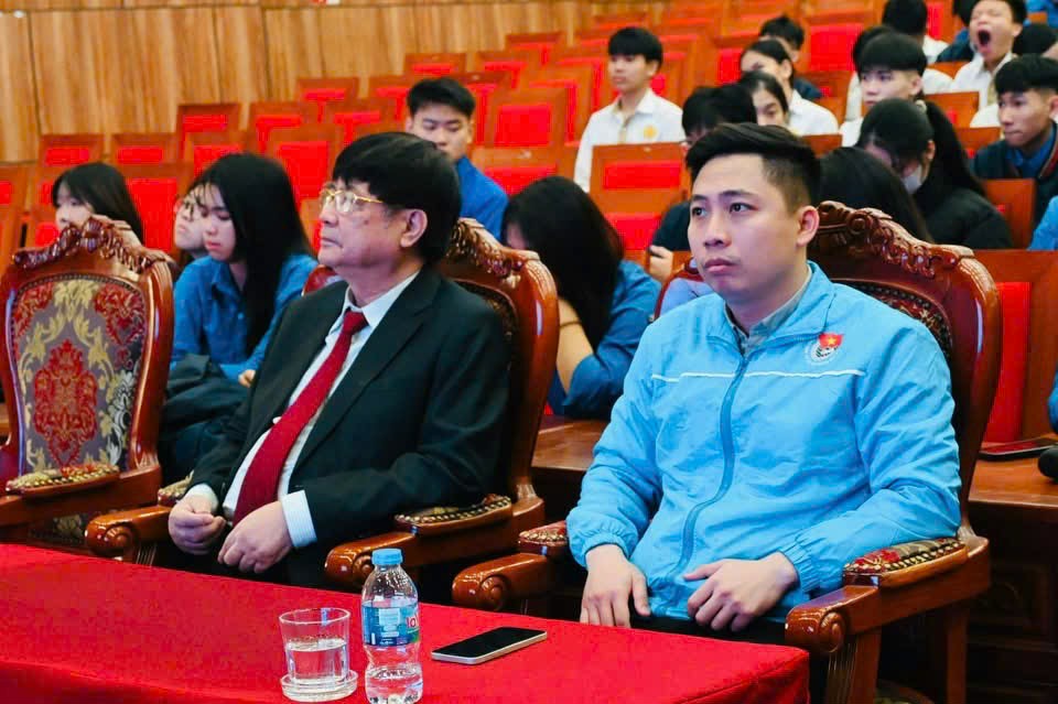 Đoàn thanh niên xã Hoài Đức tổ chức tuyên truyền, phổ biến pháp luật về đảm bảo trật tự an toàn giao thông năm 2026- Ảnh 2.