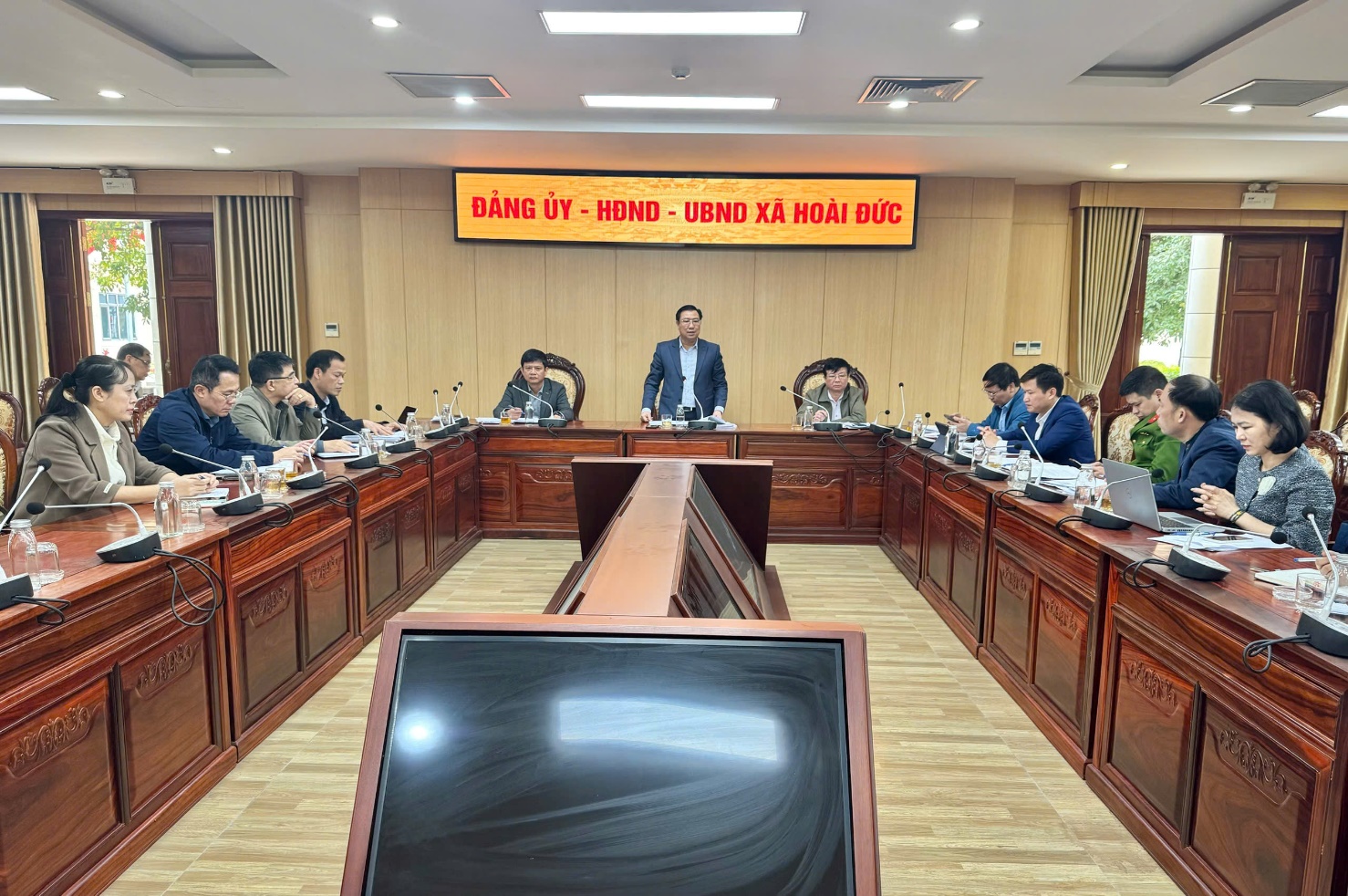 Thường trực Đảng uỷ xã Hoài Đức tổ chức hội nghị nghe Báo cáo tiến độ công tác bầu cử đại biểu HĐND các cấp nhiệm kỳ 2026 – 2031.- Ảnh 1.