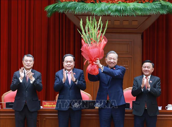 Ban Chấp hành Trung ương Đảng khóa XIV tiến hành Hội nghị lần thứ nhất- Ảnh 3.