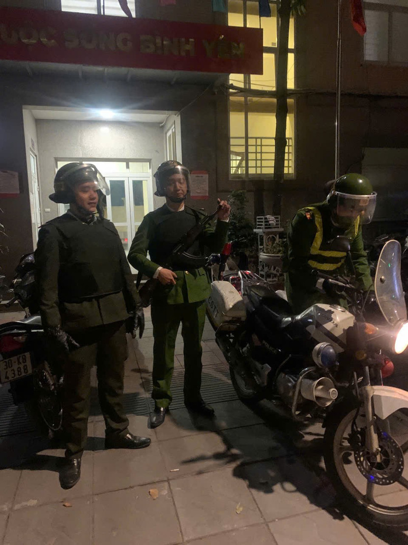 Công an phường Ngọc Hà tuần tra đêm bảo vệ Đại hội Đảng- Ảnh 2.