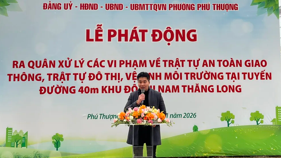 Phường Phú Thượng ra quân "xóa" điểm nghẽn đô thị- Ảnh 2.