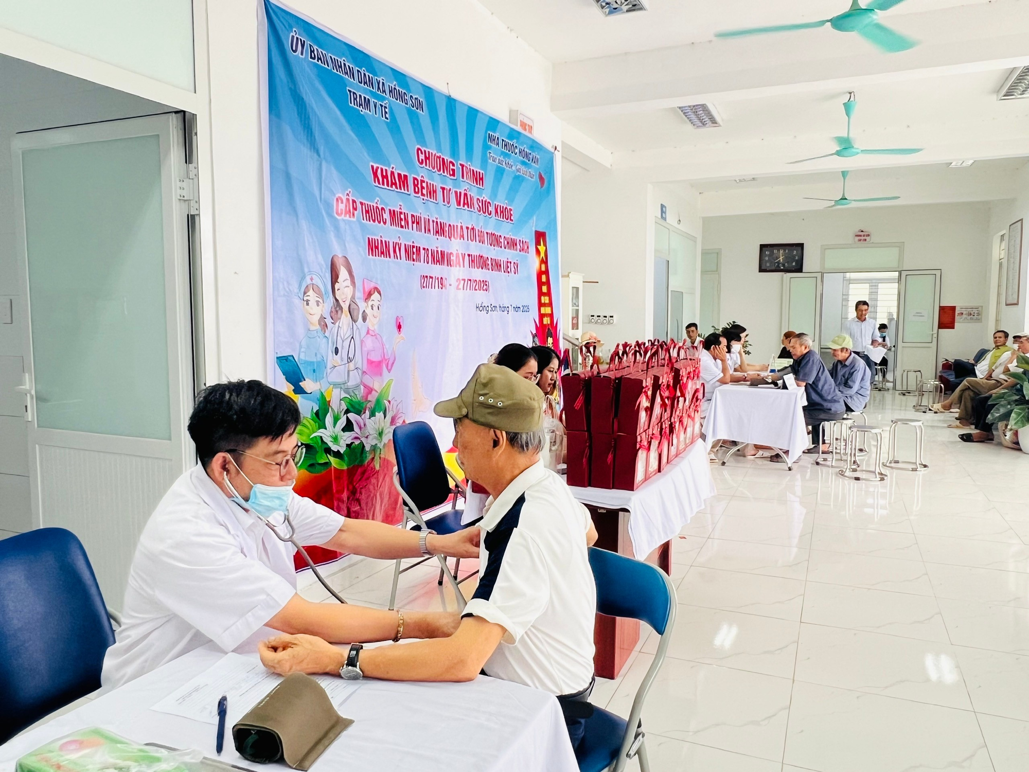 Trạm y tế Hồng Sơn chăm sóc, bảo vệ và nâng cao sức khỏe nhân dân, hoàn thành và vượt nhiều chỉ tiêu kế hoạch đề ra năm 2025- Ảnh 3.