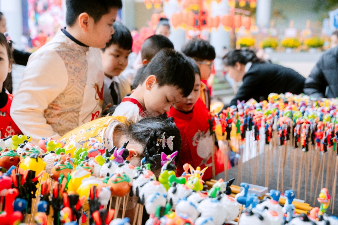 Trường Tiểu học Yên Hòa tổ chức "Hội Xuân Bính Ngọ - Kết nối yêu thương" - Ảnh 3.