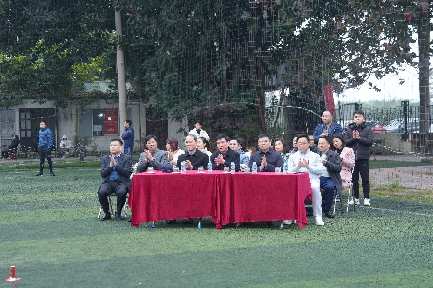 Sôi nổi Giải giao lưu bóng đá xã Gia Lâm lần thứ I năm 2026 chào mừng thành công Đại hội Đảng toàn quốc lần thứ XIV.- Ảnh 1.