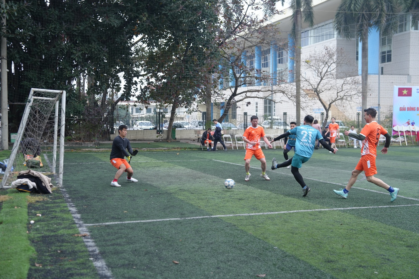 Sôi nổi Giải giao lưu bóng đá xã Gia Lâm lần thứ I năm 2026 chào mừng thành công Đại hội Đảng toàn quốc lần thứ XIV.- Ảnh 5.
