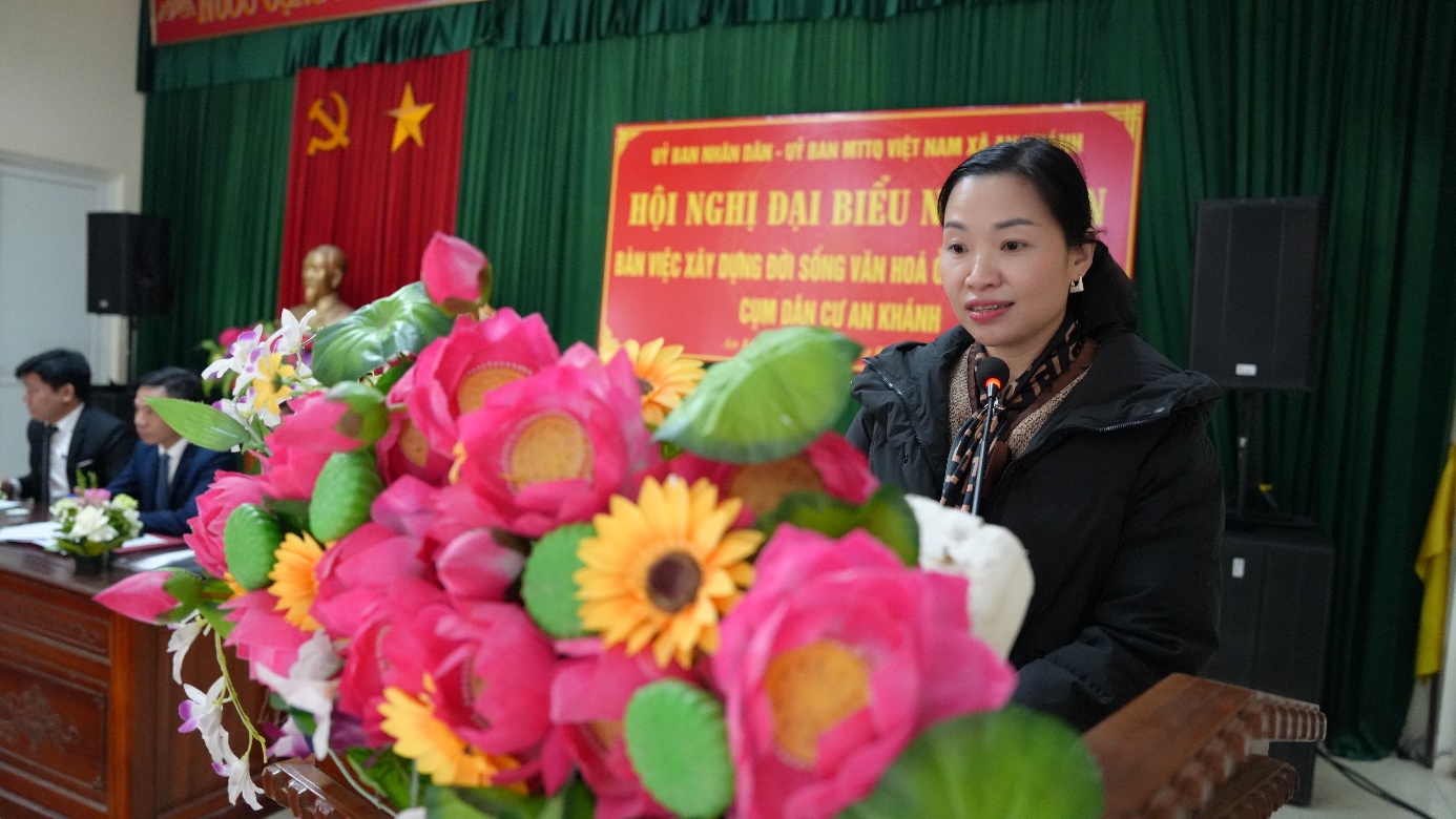 A person holding a bouquet of flowers  AI-generated content may be incorrect.