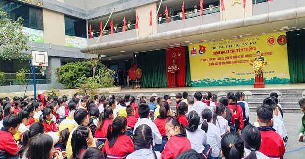 BUỔI SINH HOẠT TRUYỀN THỐNG CHÀO MỪNG 81 NĂM NGÀY THÀNH LẬP QUÂN ĐỘI NHÂN DÂN VIỆT NAM (22/12/1944-22/12/2025); 36 NĂM NGÀY HỘI QUỐC PHÒNG TOÀN DÂN (22/12/1989-22/12-2025) - Ảnh 1.