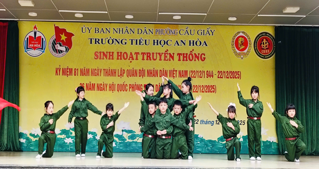 BUỔI SINH HOẠT TRUYỀN THỐNG CHÀO MỪNG 81 NĂM NGÀY THÀNH LẬP QUÂN ĐỘI NHÂN DÂN VIỆT NAM (22/12/1944-22/12/2025); 36 NĂM NGÀY HỘI QUỐC PHÒNG TOÀN DÂN (22/12/1989-22/12-2025) - Ảnh 2.
