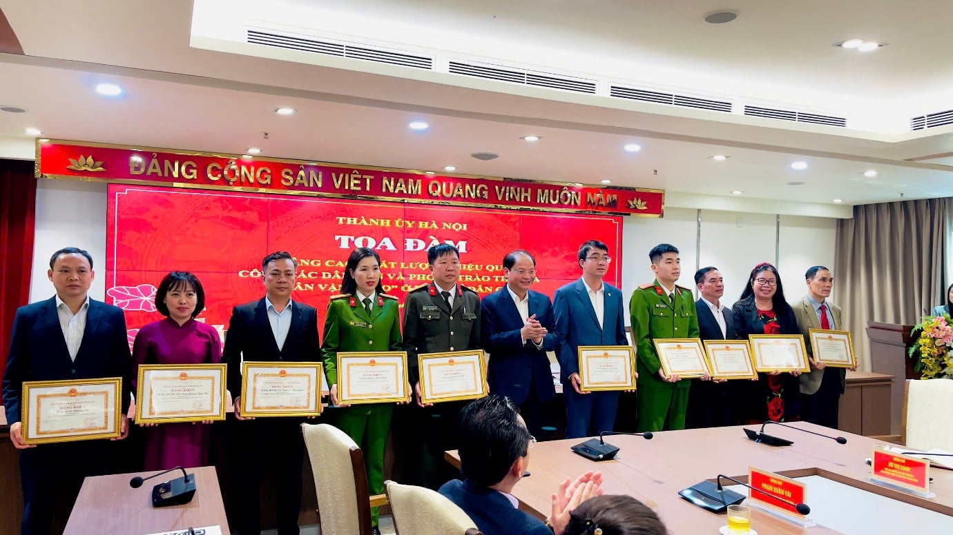 Xã Thư Lâm, TP Hà Nội (địa phận huyện Đông Anh), nông dân làm nông nghiệp công nghệ cao, sản phẩm sao OCOP- Ảnh 2.