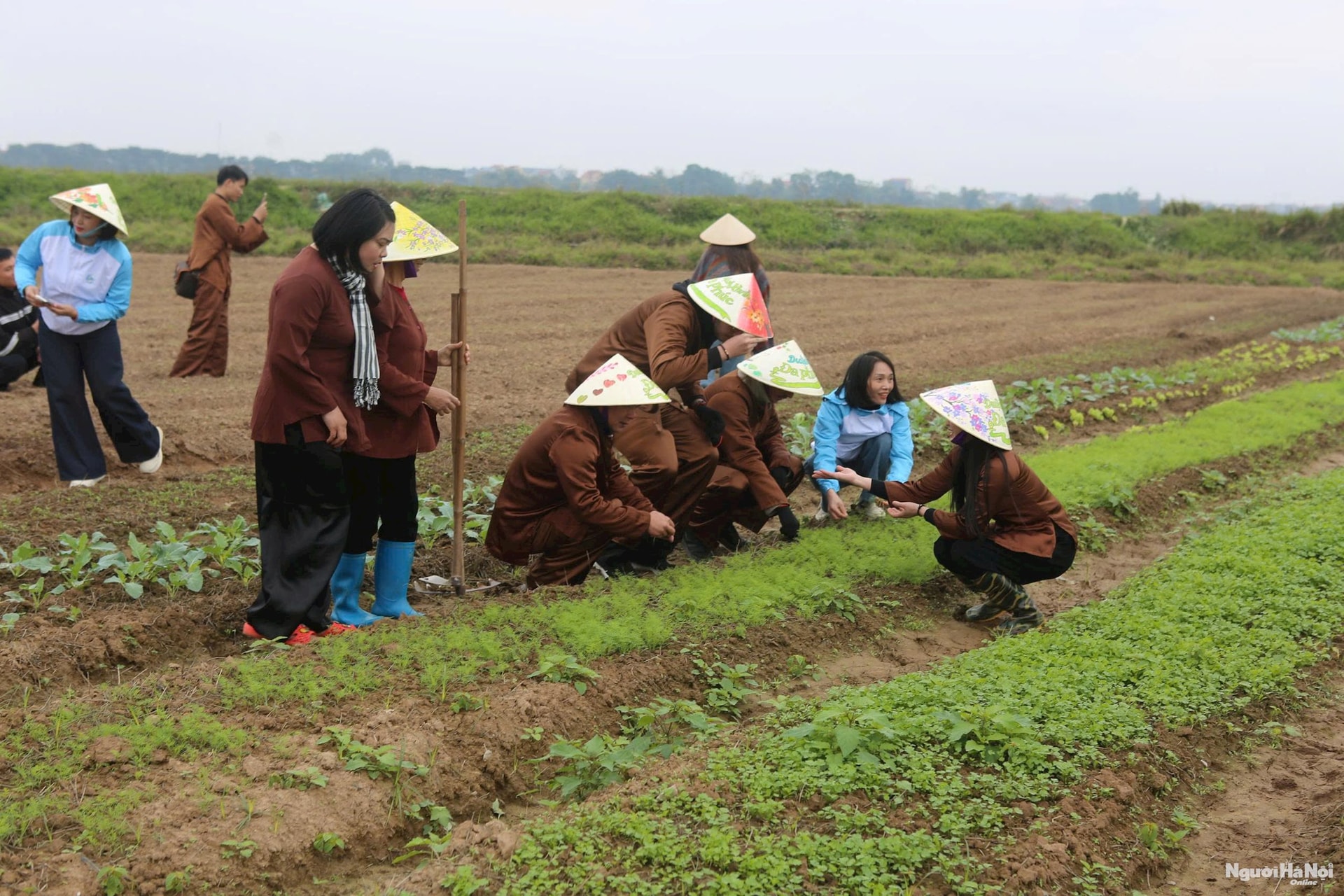 Xã Đa Phúc: Gắn biển công trình tu bổ, tôn tạo đền Bà và ra mắt sản phẩm “Du lịch xanh – River Camping”- Ảnh 14.