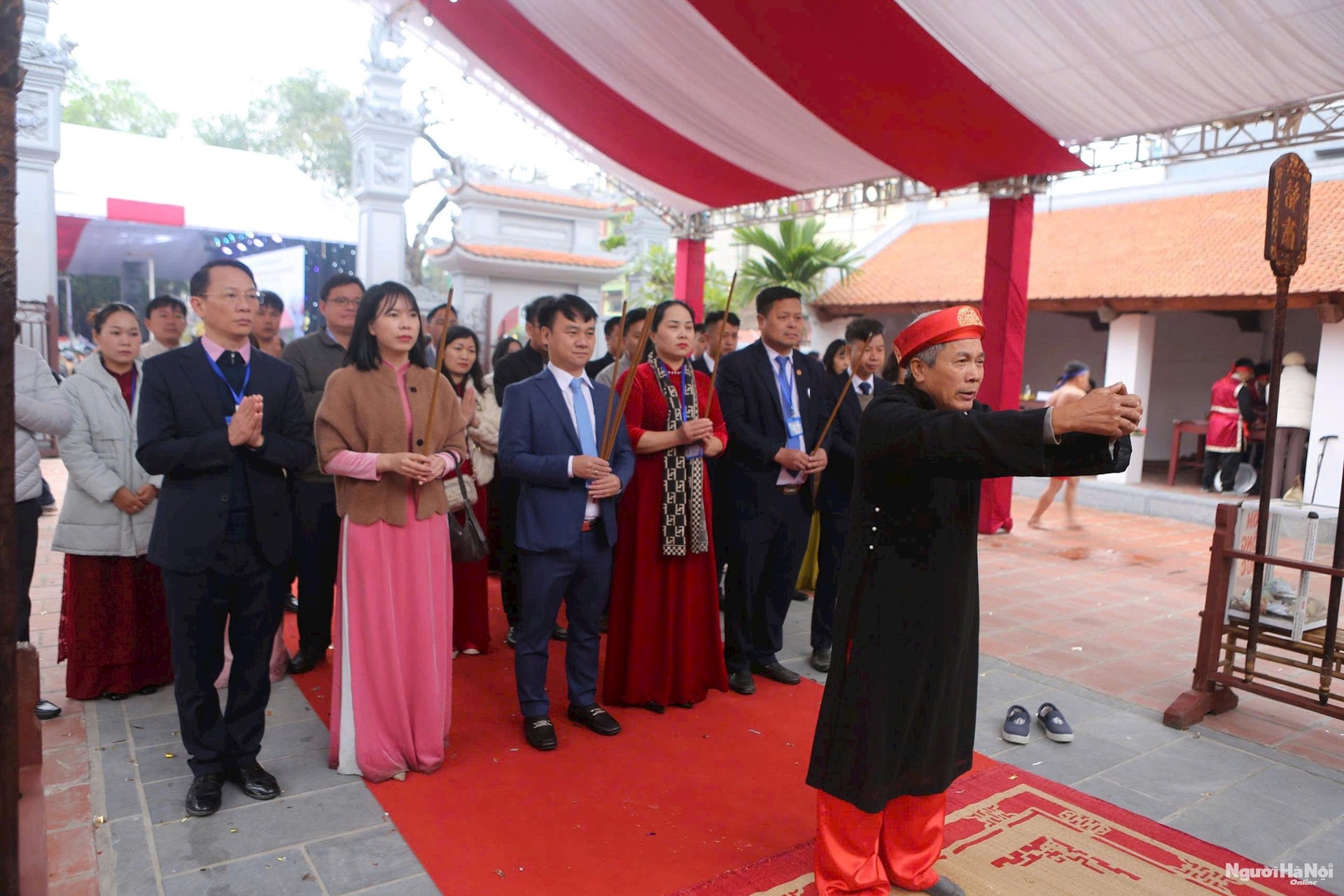 Xã Đa Phúc: Gắn biển công trình tu bổ, tôn tạo đền Bà và ra mắt sản phẩm “Du lịch xanh – River Camping”- Ảnh 8.