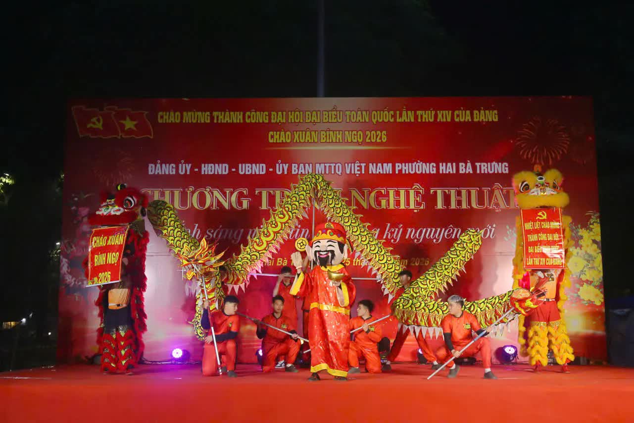 Phường Hai Bà Trưng: Tưng bừng chương trình nghệ thuật “Ánh sáng niềm tin - mừng kỷ nguyên mới”- Ảnh 7.