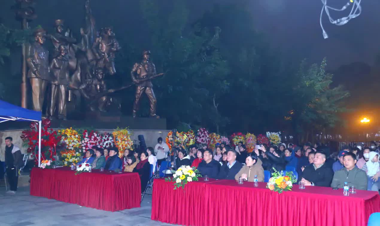 Phường Hai Bà Trưng: Tưng bừng chương trình nghệ thuật “Ánh sáng niềm tin - mừng kỷ nguyên mới”- Ảnh 2.