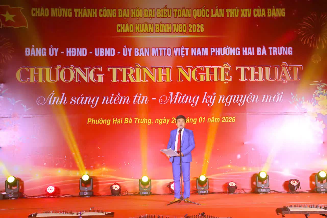 Phường Hai Bà Trưng: Tưng bừng chương trình nghệ thuật “Ánh sáng niềm tin - mừng kỷ nguyên mới”- Ảnh 3.