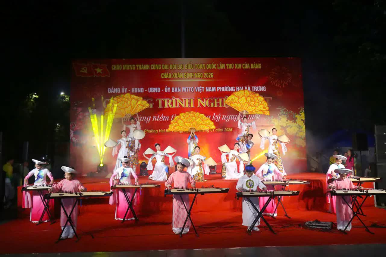 Phường Hai Bà Trưng: Tưng bừng chương trình nghệ thuật “Ánh sáng niềm tin - mừng kỷ nguyên mới”- Ảnh 8.