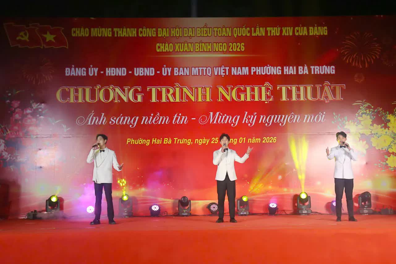 Phường Hai Bà Trưng: Tưng bừng chương trình nghệ thuật “Ánh sáng niềm tin - mừng kỷ nguyên mới”- Ảnh 11.